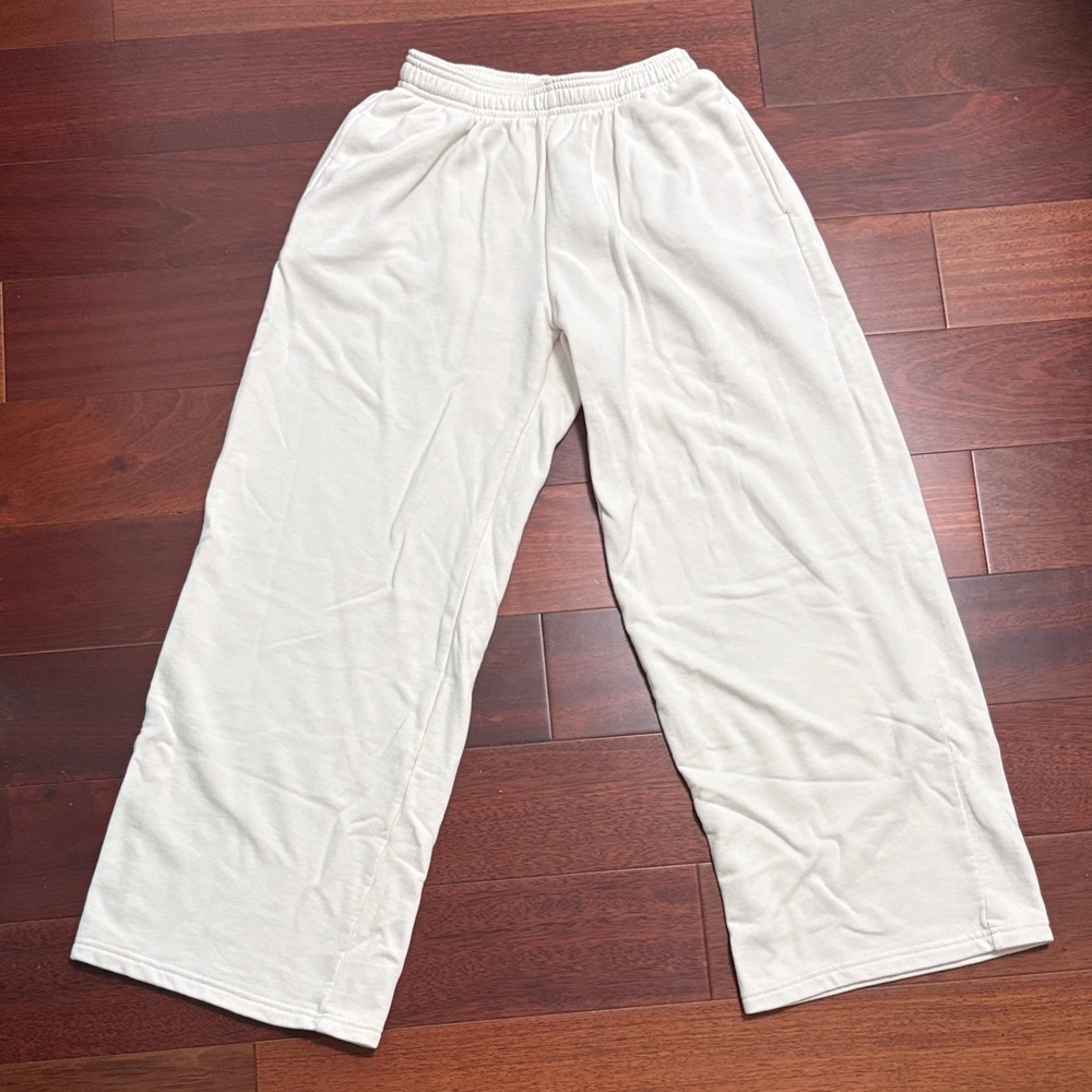 Uniqlo Off-White Elastic Waist Jogger Pants